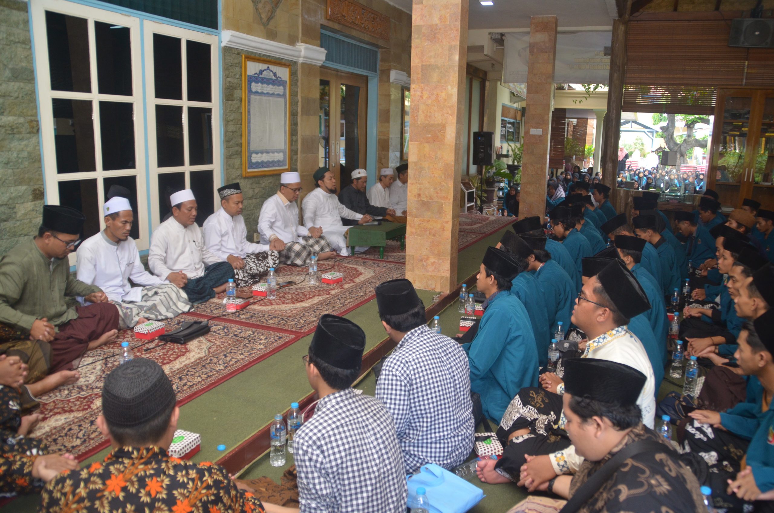 Wariskan Tradisi :Pesantren Mahasiswa Besongo Semarang Adakan Ziarah Wali Dan Study Banding Di Pesantren Salaf Situbondo