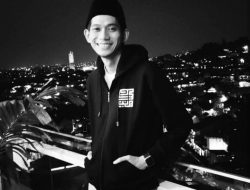 Dawuh Gus Rifqil tentang Kegelapan dan Cahaya