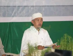 KH. Abdullah Kafabihi Mahrus : Menurut para Sufi ridho Allah juga bergantung pada ridho guru.