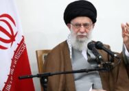 Ketidakhadiran Ayatollah Khamenei selama lebih dari tiga minggu memicu spekulasi besar soal kesehatan, stabilitas Iran, dan siapa yang akan menggantikannya.