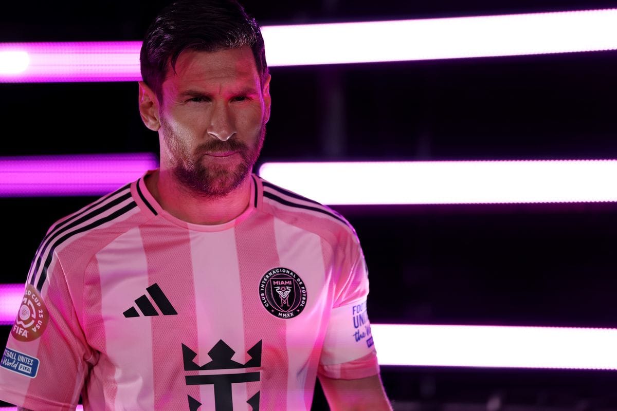 Lionel Messi dari Inter Miami berjalan keluar dari terowongan sebelum pertandingan Grup A Piala Dunia Antarklub FIFA 2025 antara Inte Miami dan FC Porto di Stadion Mercedes-Benz pada 19 Juni 2025 di Atlanta, Georgia.(FIFA via Getty Images/Patrick Smith)