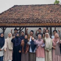 Kunjungan Editorial Al Qurra’ UIN Sunan Kalijaga ke Dawuh Guru Merawat Etika, Gaya, dan Ritme Jurnalisme