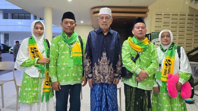 Saat Guru Honorer Membandingkan Nasibnya dengan Pegawai MBG, Pesantren Sunan Drajat Diam-Diam Mengirim 2 Guru Terbaiknya Umroh Setiap Bulan