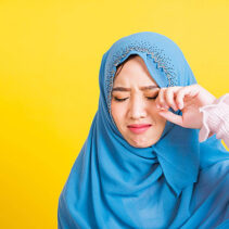 Mata Kabur dan Lelah Kembalikan Ketajamannya dengan Vitamin Mata Eyebost