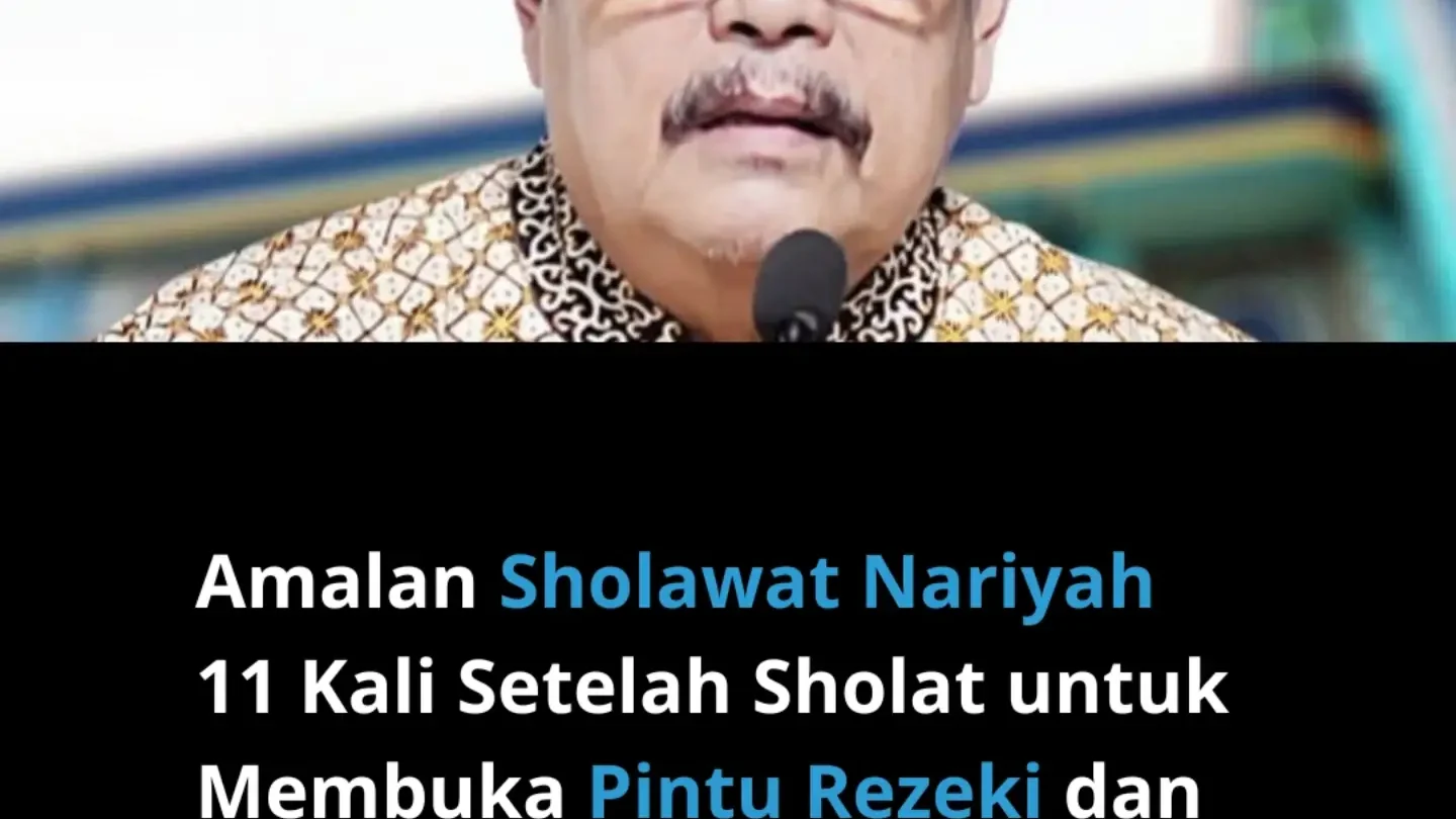 Ilustrasi seseorang sedang berdoa dengan khusyuk setelah melaksanakan ibadah sholat
