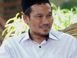 Gus Baha: Kenapa Kita Sulit Mencintai Allah SWT?