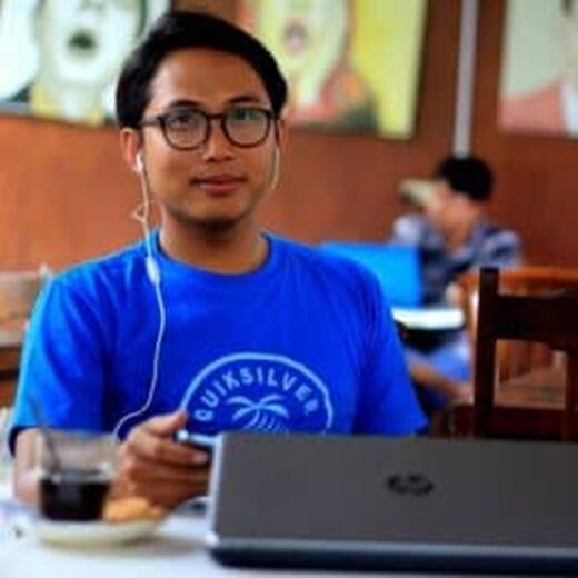 Ilustrasi kutipan dawuh ulama tentang kebahagiaan sederhana